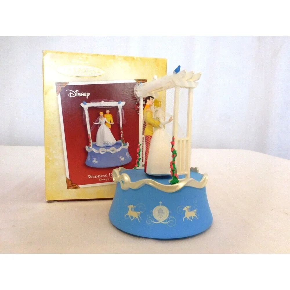 Hallmark Keepsake Ornament Ornament Wedding Day Dance Disney's Cinderella 2005